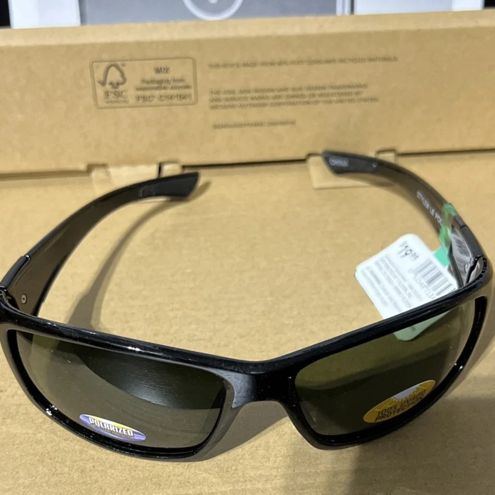 24/7Life Men's Wrap Polarized Sunglasses,Plastic Frame, Gray Lenses
